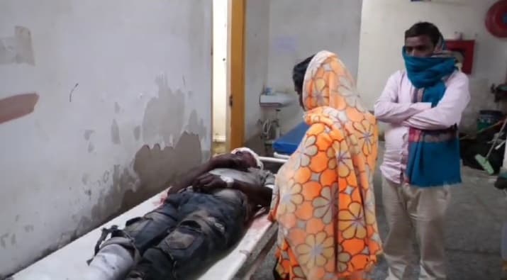 धनबाद : गोधर में डिवाइडर से टकरायी मोटरसाइकिल, तीन युवक घायल