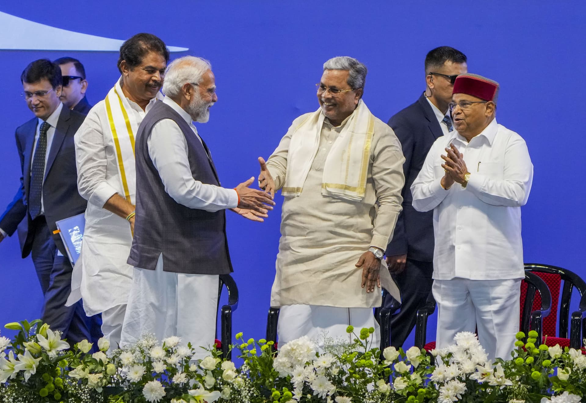 ‘मुख्यमंत्री जी ऐसा होता रहता है..’, जब सिद्धारमैया के सामने लगे मोदी-मोदी के नारे, प्रधानमंत्री ने ली चुटकी