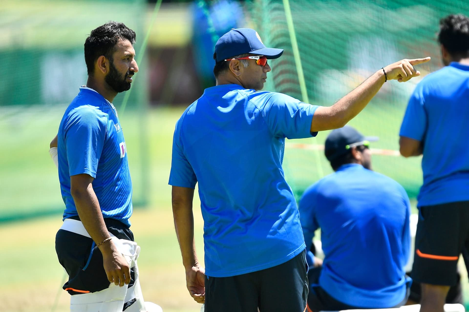 IND vs SA: टीम इंडिया की प्लेइंग XI पर बड़ी खबर! तीसरे टेस्ट से विराट कोहली का चहेता होगा बाहर IND vs SA: टीम इंडिया की प्लेइंग XI पर बड़ी खबर! तीसरे टेस्ट से विराट कोहली का चहेता होगा बाहर
