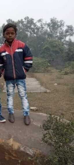 Varanasi News: नए कपड़े नहीं दिलाए तो कक्षा तीन में पढ़ने वाले छात्र ने फांसी लगाकर दी जान