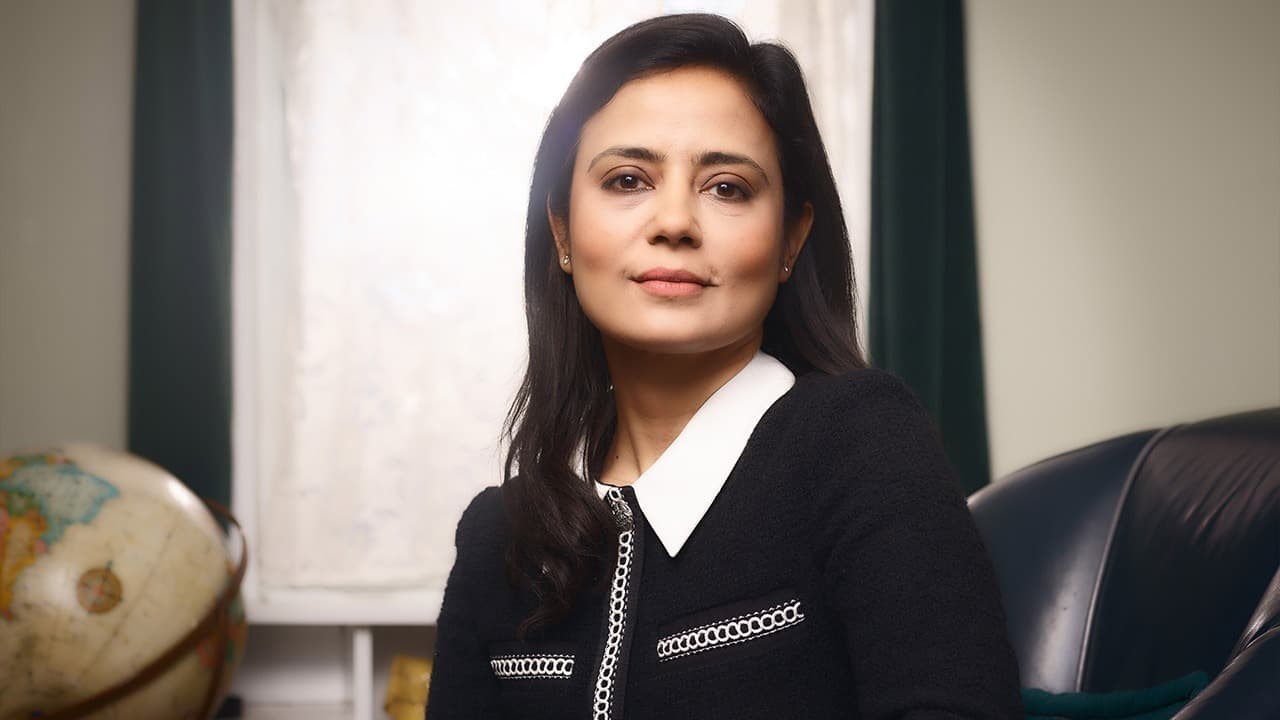 महुआ मोइत्रा का ‘अंकल जी’ पर बड़ा आरोप, ट्वीट में जिक्र- राजभवन में रिश्तेदारों और करीबियों को दी नौकरी