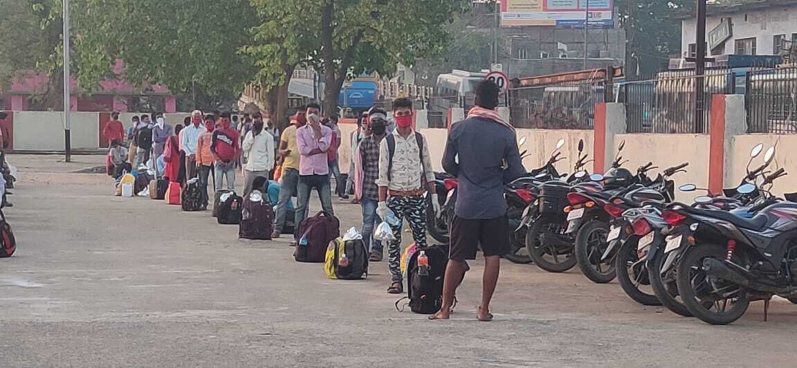 सुरक्षित लौट रहे प्रवासी मजदूर, लौटने वाले 1.34 लाख में से सिर्फ 82 ही संक्रमित