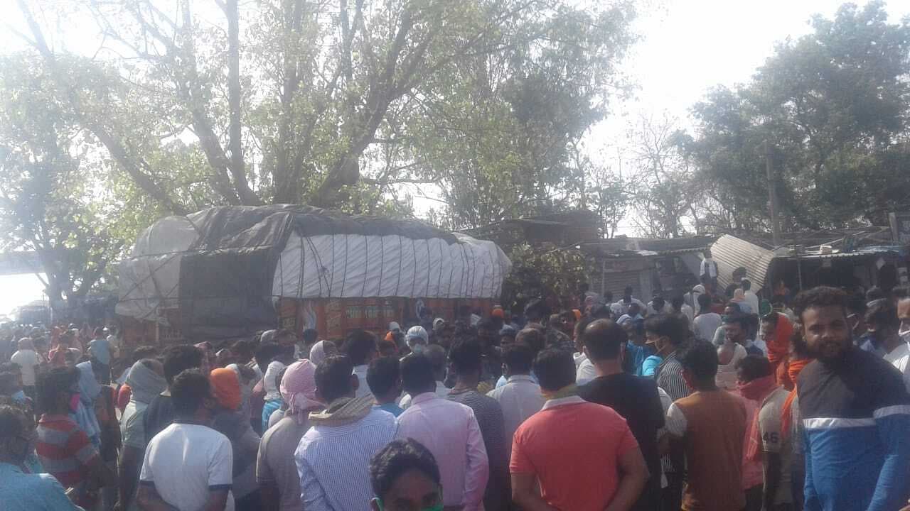 हजारीबाग : चरही में भीषण सड़क हादसा, 
4 लोगों की मौत, ट्रक ड्राइवर व खलासी समेत 4 घायल