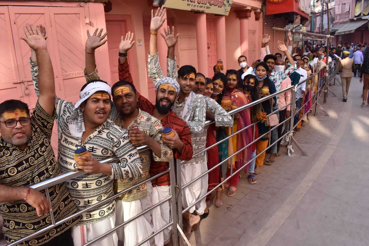 Mahashivratri 2022: महाशिवरात्रि पर काशी में उमड़ा भक्तों का जनसैलाब, इतने लाख लोगों ने किया दर्शन