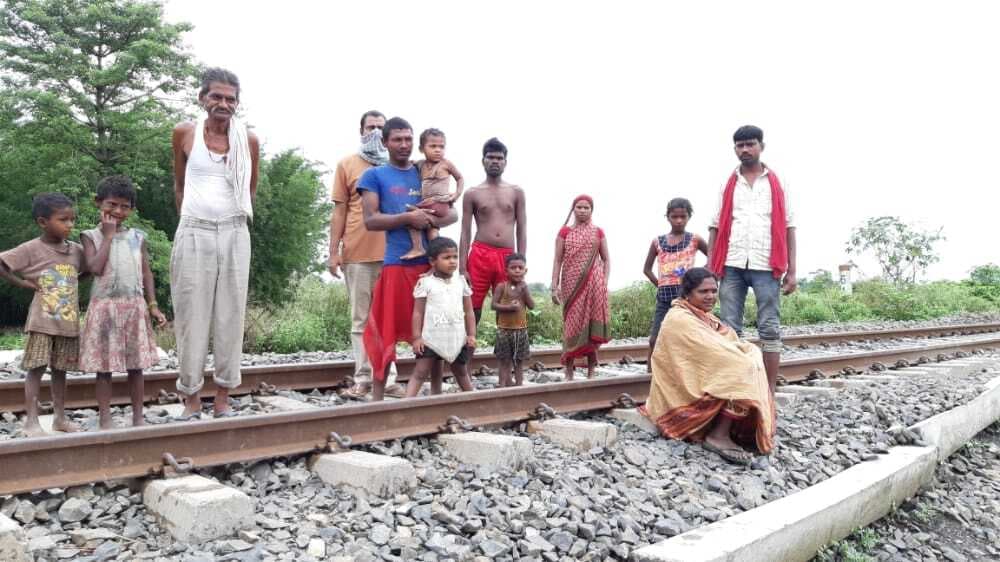 2020 में रेल की पटरियों पर कुचलकर जान देने वालों की संख्या 8,700, रेलवे बोर्ड ने दी जानकारी