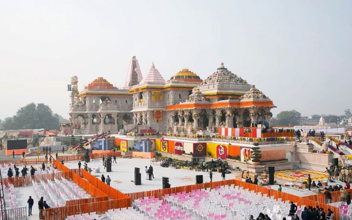 Ayodhya Ram Mandir: राम मंदिर में पानी टपकने के मामले में चंपत राय का बयान, बोले गर्भ गृह में नहीं गया पानी