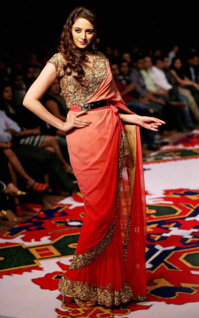 इस नवरात्र दिखें फैशनेबल