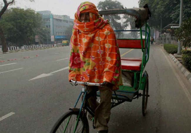 रिक्शा चालक की ईमानदारी, पुलिस को लौटाये सड़क पर पडें मिले 1.17 लाख रुपये