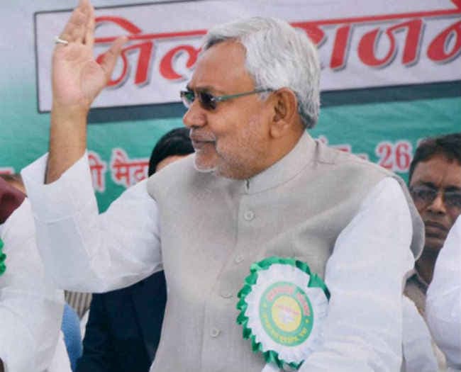 नीतीश ने कहा, बिहार का डीएनए तुम क्या जानों जुमला बाबू?