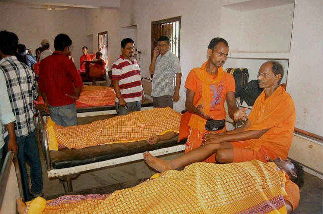 देवघर भगदड़ मामले में राज्‍य सरकार की बड़ी कार्रवाई, DC-SP निलंबित