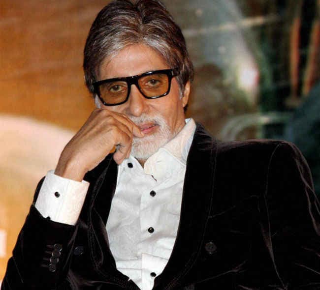 देखें : पेंसिल की नोक पर उकेर अमिताभ का चित्र...