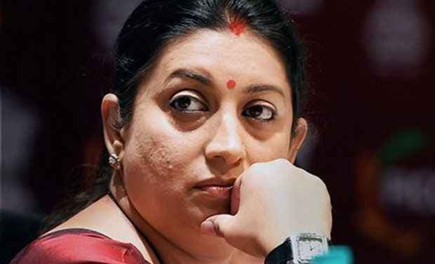 हम नहीं, मंच पर किसानों का मसीहा बनने वाले हैं हवाबाज : स्मृति ईरानी