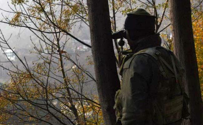 जम्मू-कश्मीर : अखनूर सेक्टर में पाकिस्तान ने तोड़ा सीजफायर, फायरिंग जारी