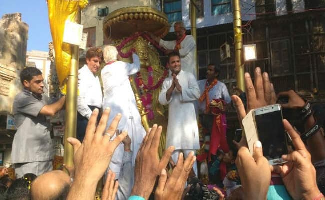 राहुल गांधी की सुरक्षा में बड़ी चूक, अग्रसेन की मूर्ति पर माल्यार्पण के दौरान लगा करंट