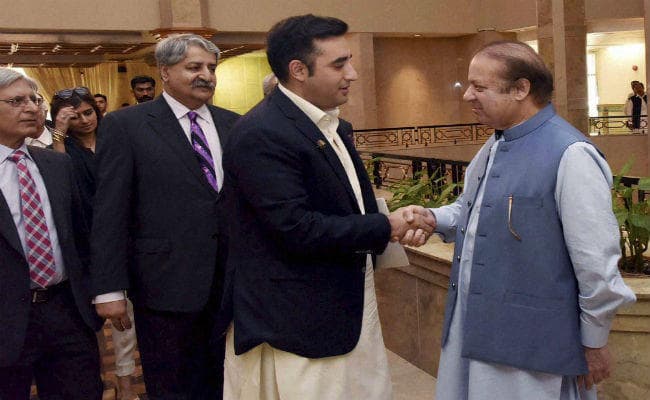 नवाज ने बुलायी सर्वदलीय बैठक, इमरान खान रहे गायब