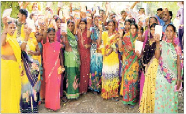 उग्र ग्रामीणों ने किया प्रदर्शन