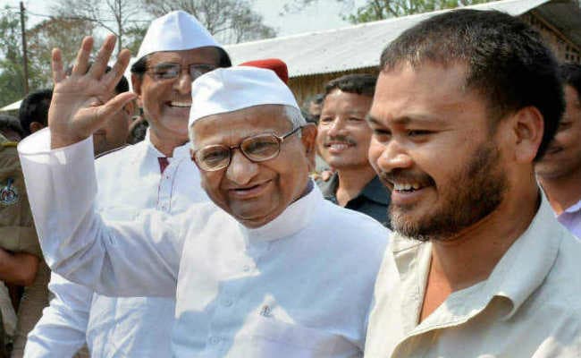 सर्जिकल स्ट्राइक का सबूत मांगना सही नहीं : हजारे