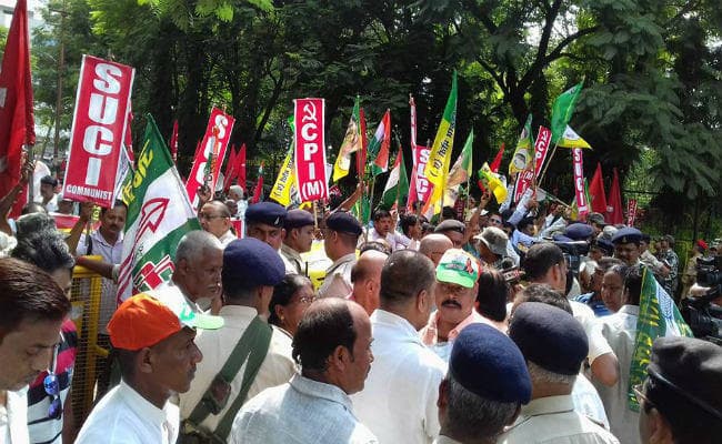 बड़कागांव गोलीकांड: विपक्ष ने निकाला राजभवन तक मार्च