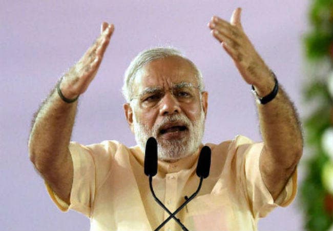 PM मोदी के दशहरा कार्यक्रम में लखनऊ पहुंचने को लेकर राजनीति गरमायी