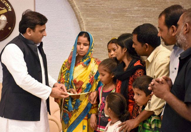 सीमा विवाद पर बातचीत का रास्ता बंद नहीं होना चाहिए : अखिलेश