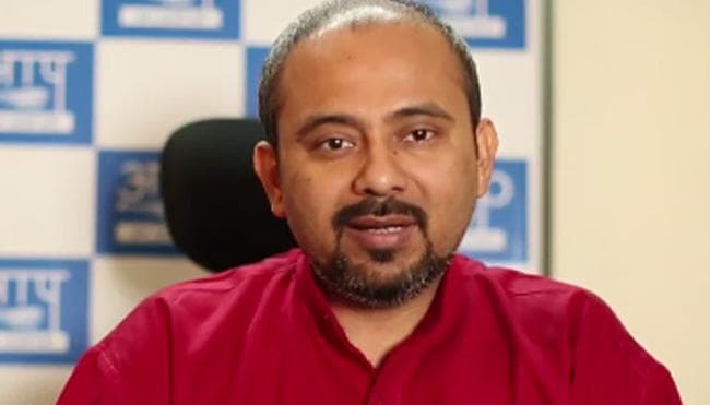 आप ने पर्रिकर, राव के खिलाफ दर्ज कराई राजद्रोह की शिकायत