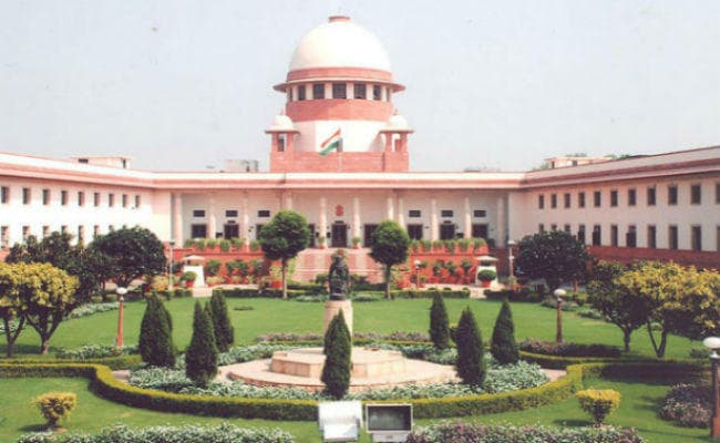 पत्नी अगर माता-पिता से अलग रहने का दबाव बनाए तो पति उसे दे सकता है तलाक