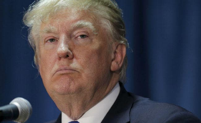 वर्ष 2005 के एक वीडियो टेप में महिलाओं पर अभद्र टिप्पणी करते दिखे डोनाल्‍ड ट्रंप