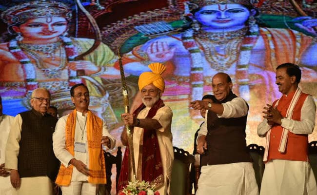 रामलीला मंच से मोदी की दहाड़, आतंकवाद को पनाहगारों को बख्शा नहीं जायेगा