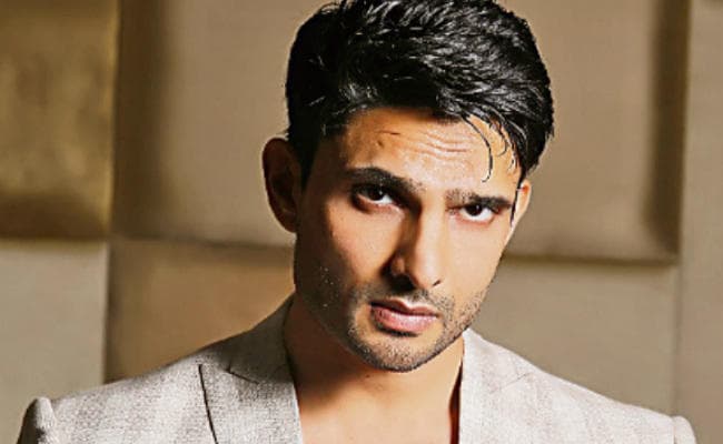 अक्षय कुमार की फिटनेस प्रभावित करती है मुझे : अमल