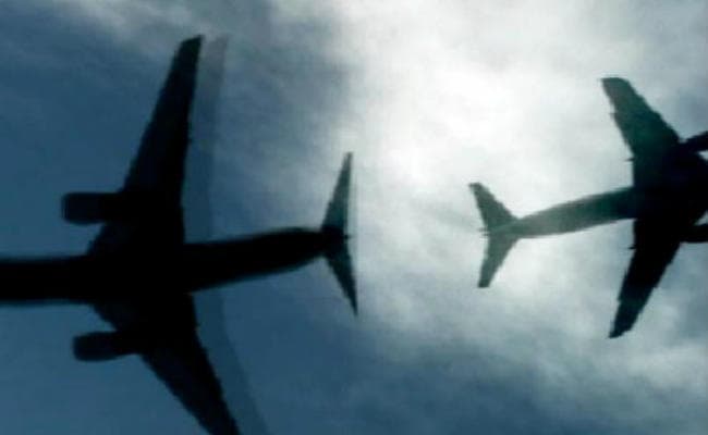 दो विमान के डैने आपस में टकराये, बड़ा हादसा टला