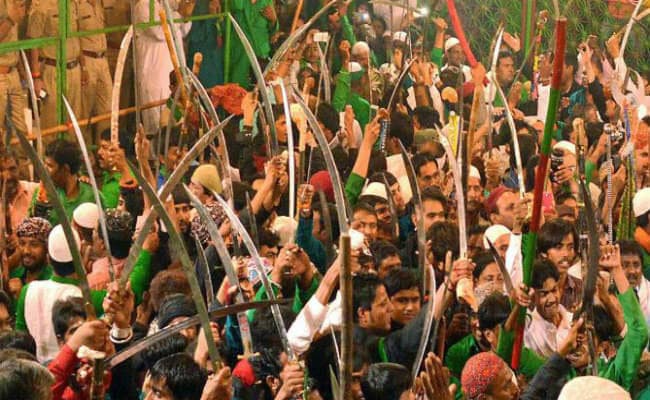 इलाहाबाद: मुहर्रम के जुलूस के दौरान हाईटेंशन तार की चपेट में आया तजिया, एक की मौत