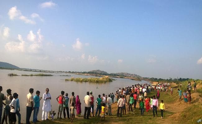 गया : फल्गु नदी में नाव दुर्घटना, 7 शव बरामद, 5 लापता