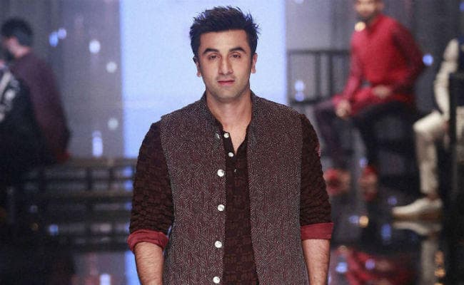 चैट शो के दौरान रणबीर ने किया कुछ ऐसा, चौंक गई नेहा धूपिया