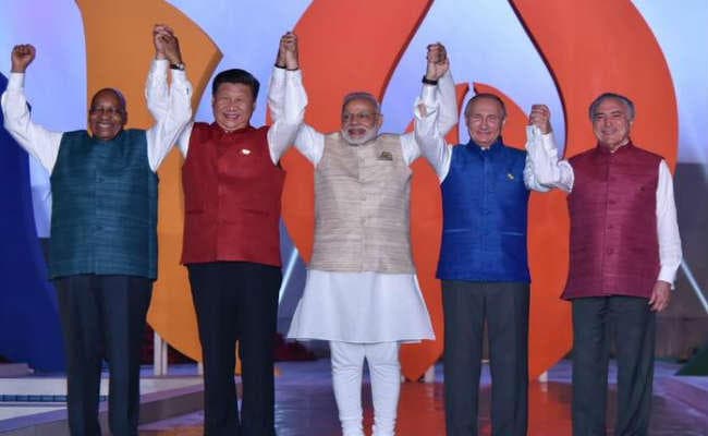 ब्रिक्स देशों पर भी चढ़ा मोदी  ड्रेस का खुमार