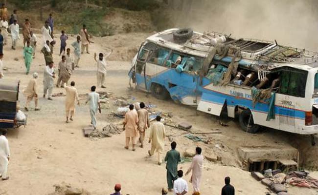 पाकिस्तान में बसों के बीच हुई भिडंत में 27 की मौत, 60 घायल