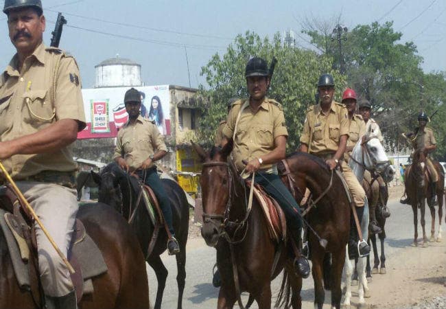 नीतीश-लालू और शाहाबाद डीआइजी के खिलाफ परिवाद पत्र दायर