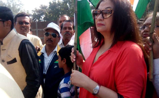 झारखंड के चतरा पहुंची अभिनेत्री व गायिका सलमा आगा, कार्यक्रम में हुईं शामिल