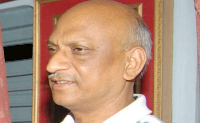 आय से अधिक संपत्ति का मामला : यूपी के पूर्व मंत्री राकेशधर त्रिपाठी ने सरेंडर किया