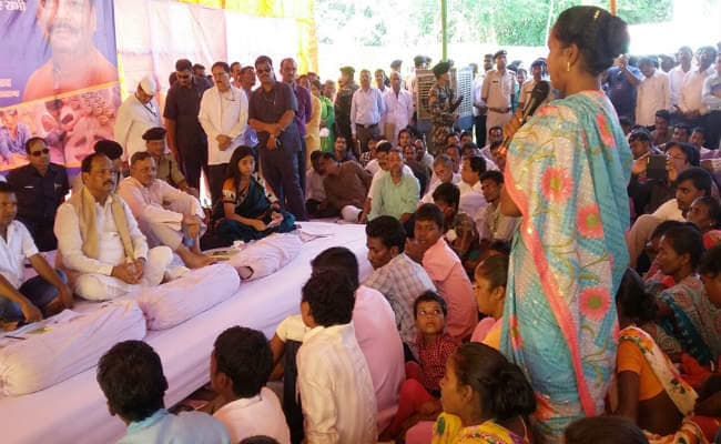 पाकुड़ पहुंचे रघुवर दास ने कहा - एसपीटी-सीएनटी एक्ट में बदलाव नहीं, सरलीकरण किया