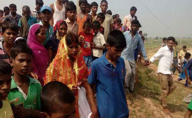 Bihar : ग्रामीणों ने पंचायत बुलाकर करायी प्रेमी युगल की शादी