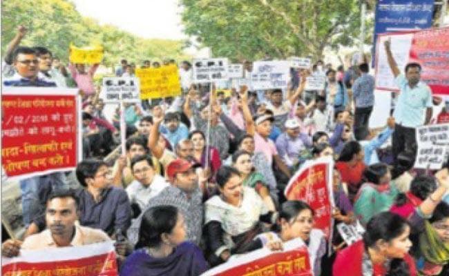 पारा शिक्षक आज से डालेंगे डेरा