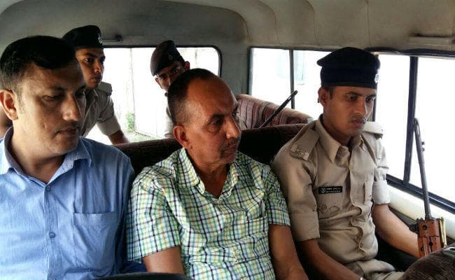 बिना रिश्वत के फाइल आगे नहीं बढ़ाते थे सहकारिता पदाधिकारी श्रवण