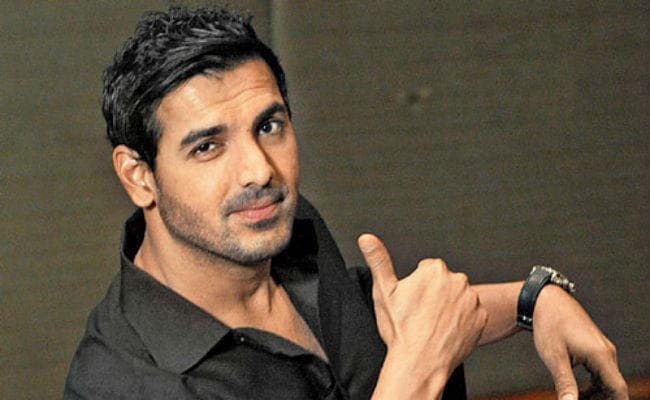 पाक कलाकार विवाद पर बोले जॉन, देश आता है पहले फिर बाद में...