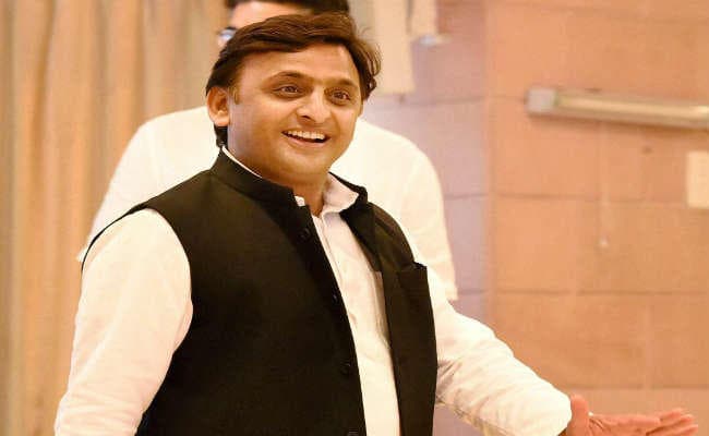 कल अखिलेश ने बुलायी विधानमंडल दल की बैठक