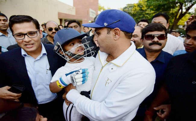 ट्विटर पर फिर भिड़े वीरेंद्र सहवाग और ब्रिटिश पत्रकार मोर्गन