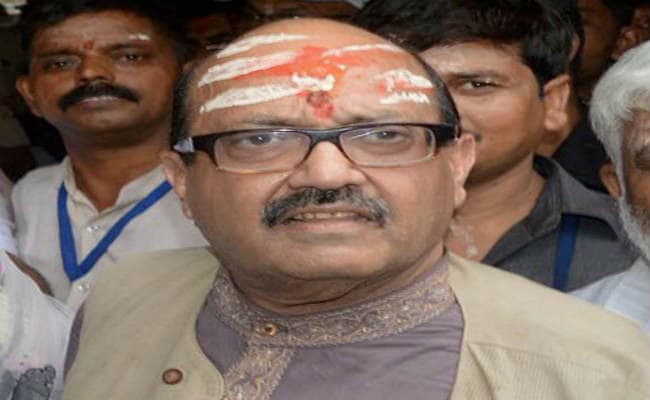 कभी ''''अंकल'''' रहे अमर अब भतीजे अखिलेश के निशाने पर