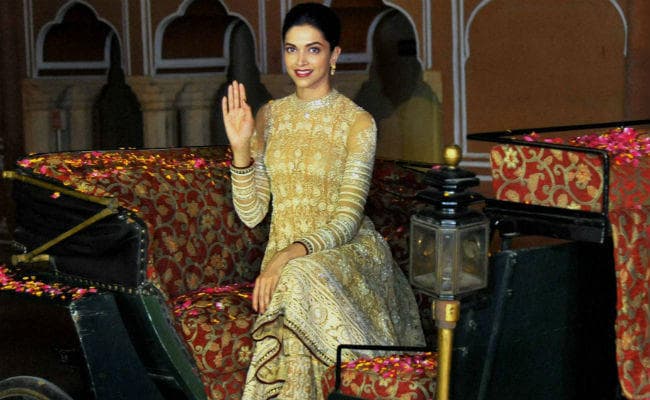 UPDATE: ''पद्मावती'' में दीपिका नहीं ये अभिनेत्री होंगी रणवीर सिंह की पत्‍नी ?