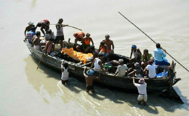 नदी में फूल तोड़ने गयी एक ही परिवार की दो बच्ची की डूबने से मौत