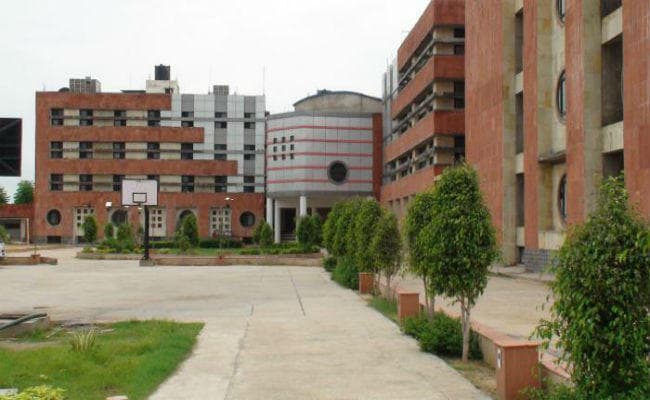 जेएनयू के हॉस्टल में मणिपुरी छात्र मृत पाया गया