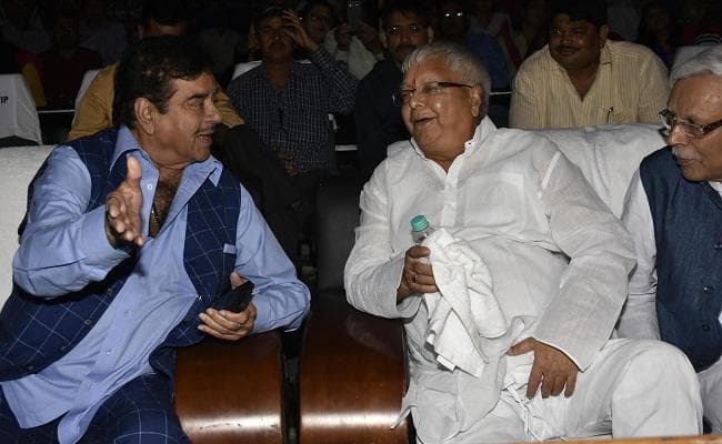 बिहार के मोस्ट एलीजिबल बैचलर हैं तेजस्वी : शॉटगन